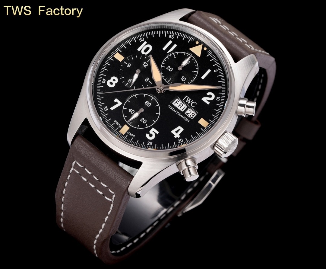 （IWC Schaffhausen）Pilot's Watch Chronograph "Orange Storm"