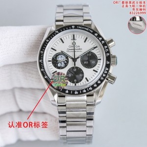 (OMEGA) Speedmaster “Snoopy Award” 50th Anniversary Edition Watch.