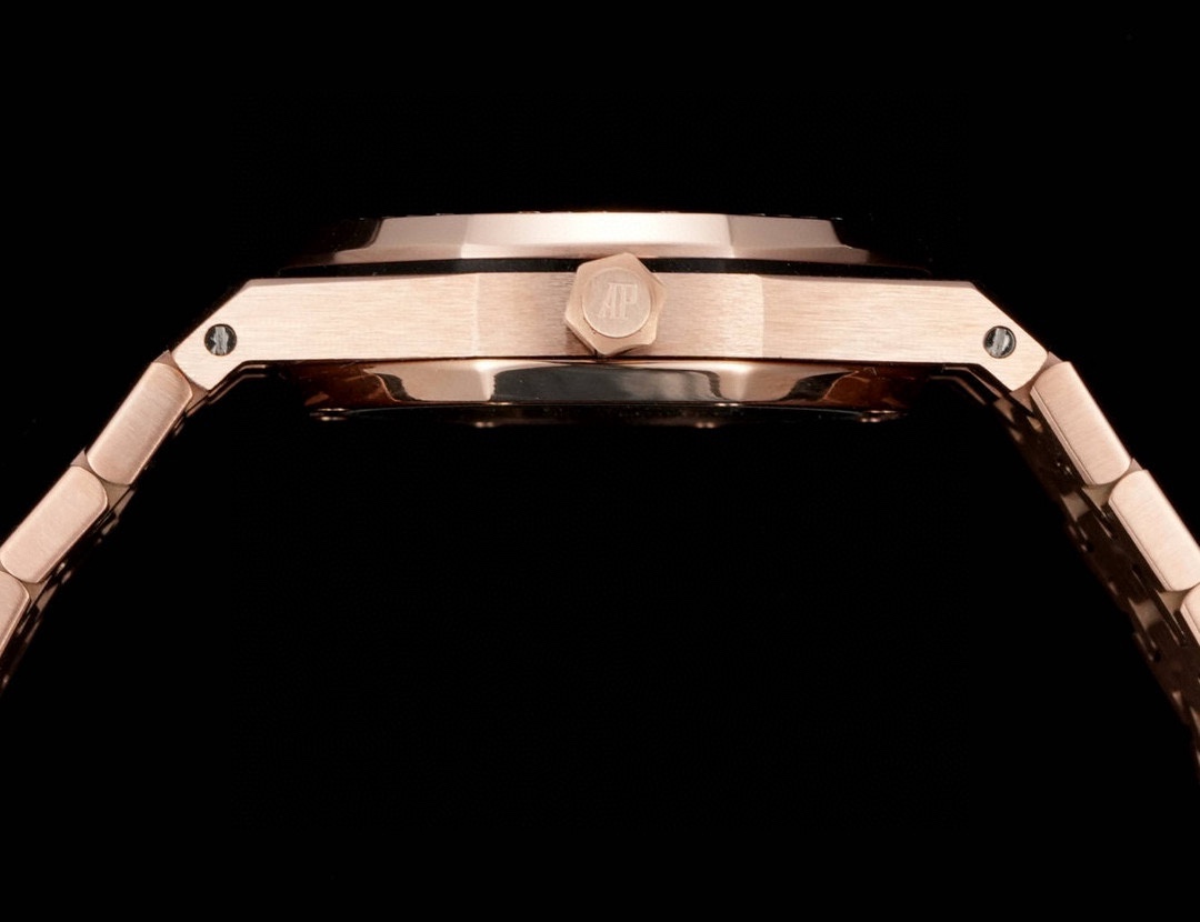 (Audemars Piguet) Royal Oak Collection 34mm automatic mechanical ladies' watch.