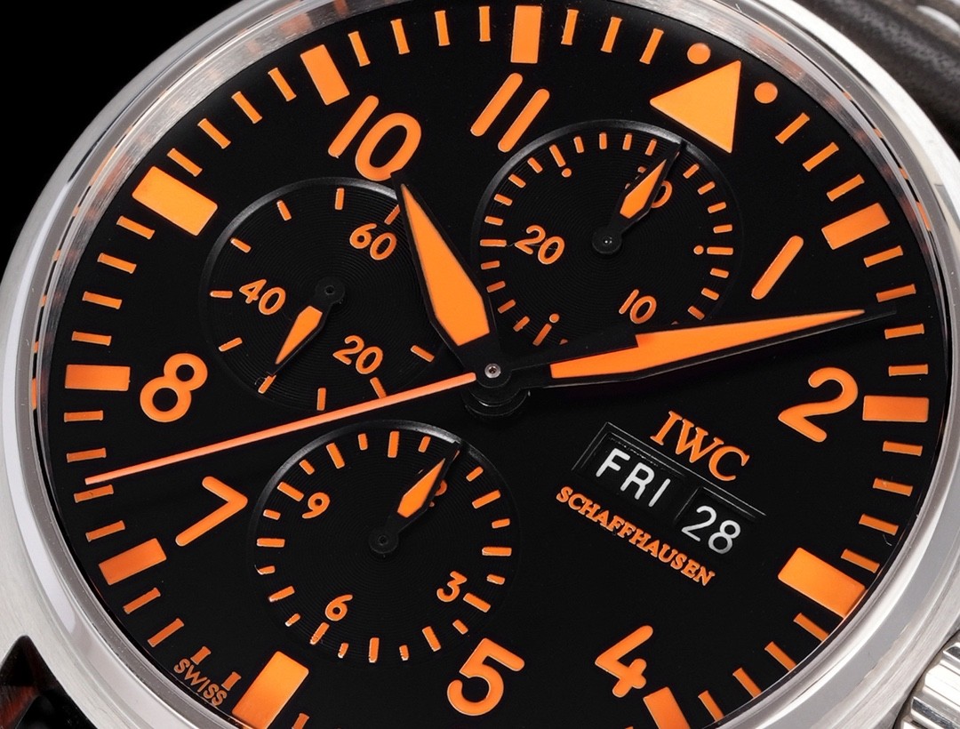 （IWC Schaffhausen）Pilot's Watch Chronograph "Orange Storm"