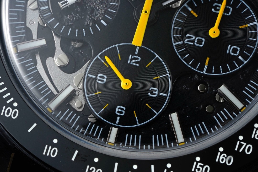 (OMEGA) (Speedmaster Dark Side of the Moon Apollo 8