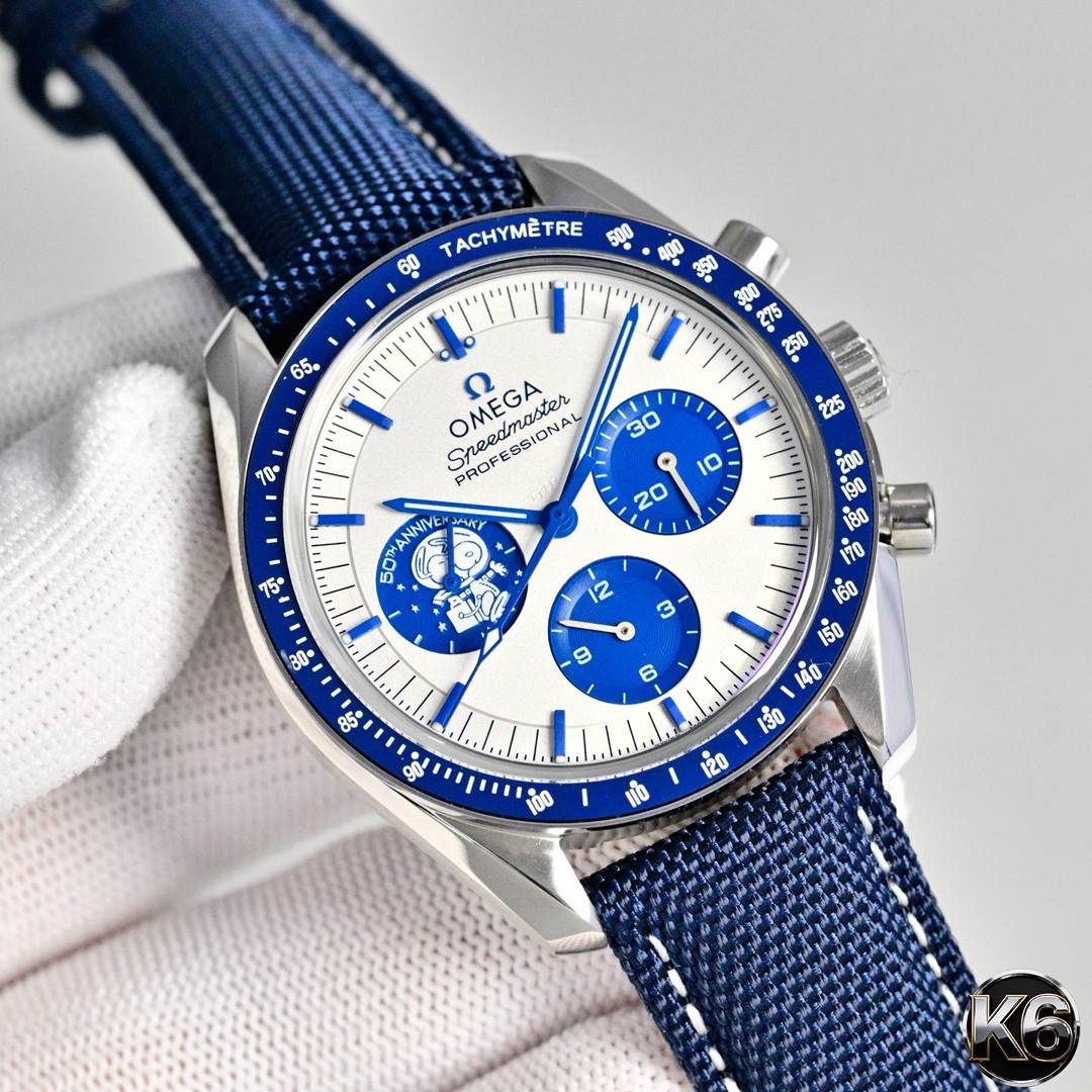 (OMEGA) Speedmaster “Snoopy Silver Award” 50th Anniversary Watch