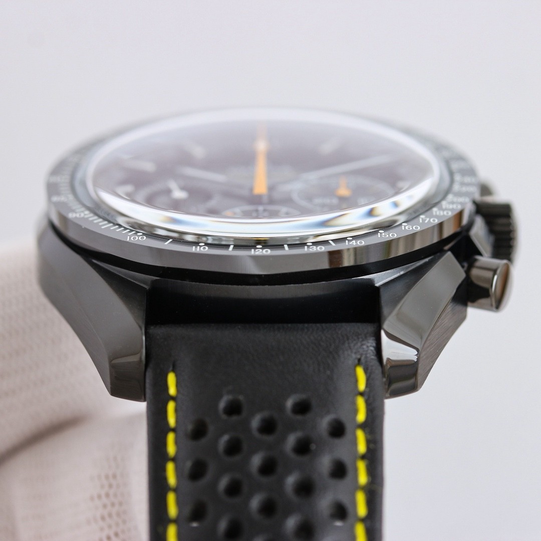 (OMEGA)（Speedmaster) Dark Side of the Moon