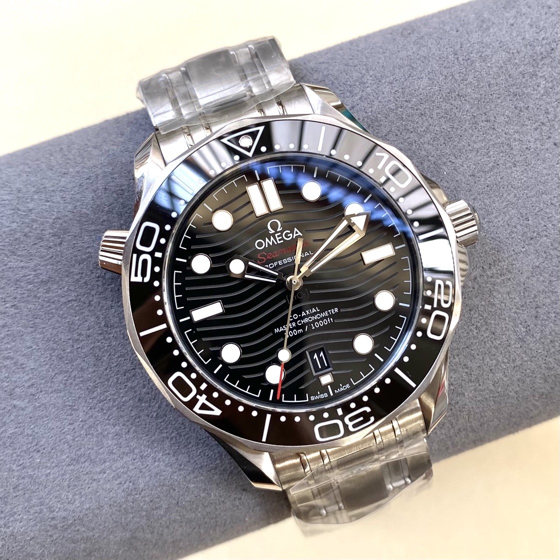 (Omega)'s classic timepiece: the Seamaster Diver 300M