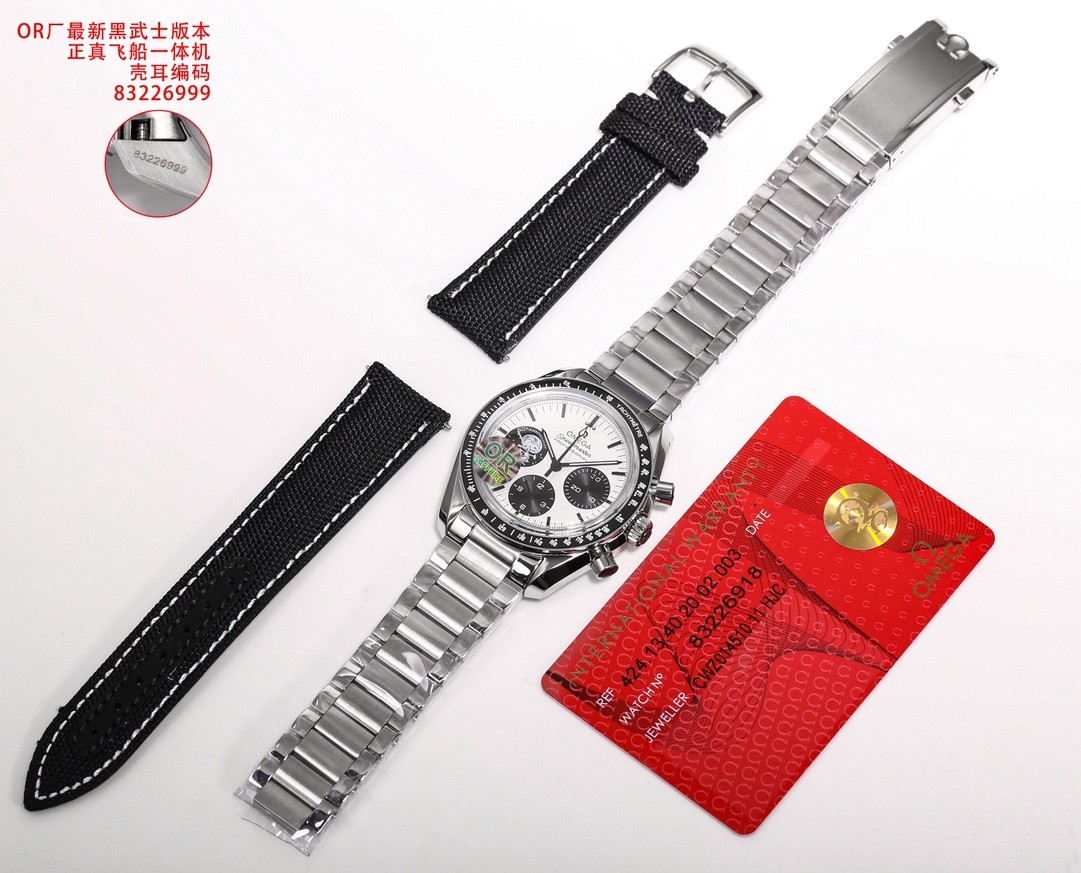 (OMEGA) Speedmaster “Snoopy Award” 50th Anniversary Edition Watch.