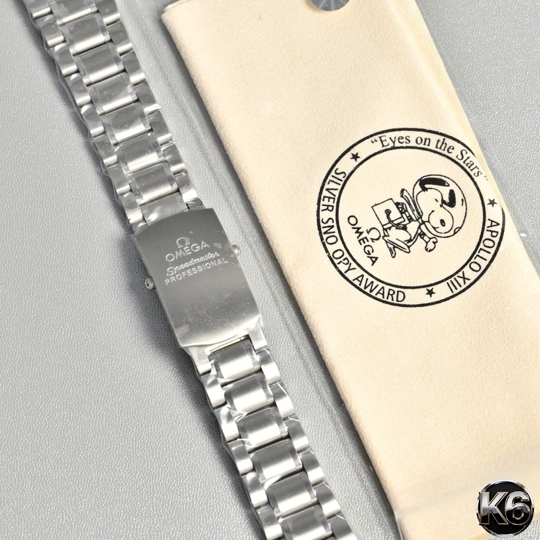 (OMEGA) Speedmaster “Snoopy Silver Award” 50th Anniversary Watch