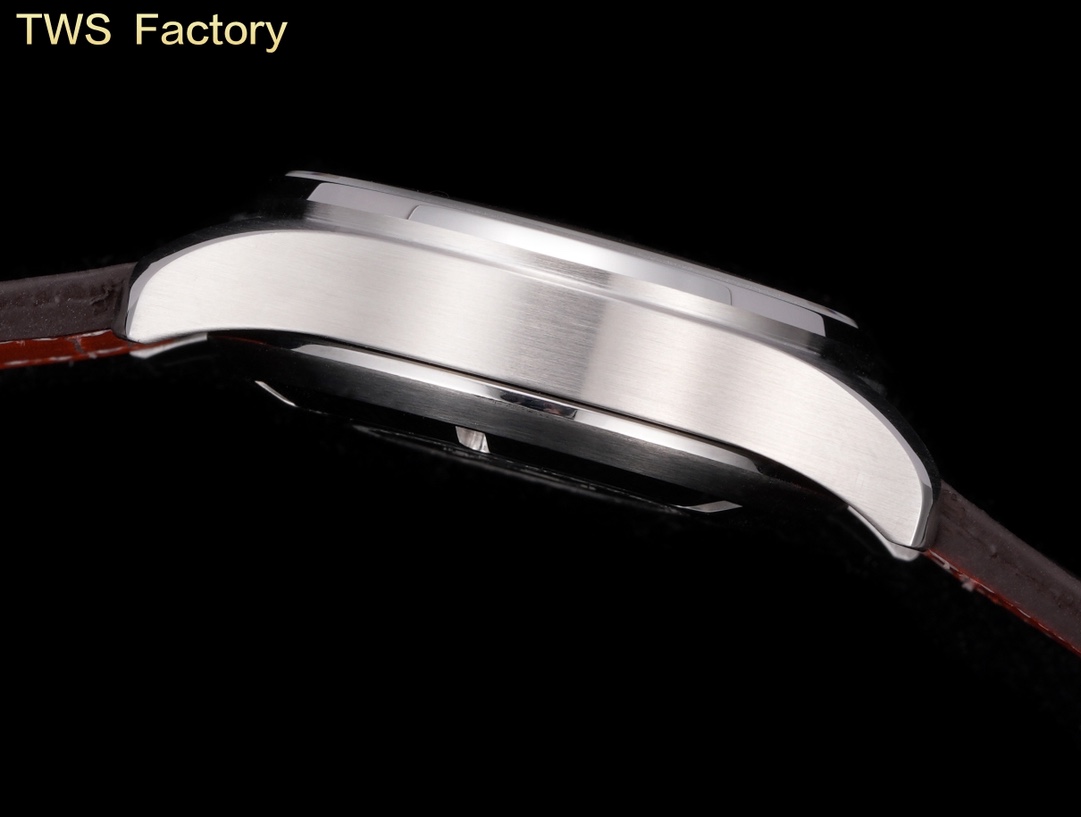 （IWC Schaffhausen）Pilot's Watch Chronograph "Orange Storm"